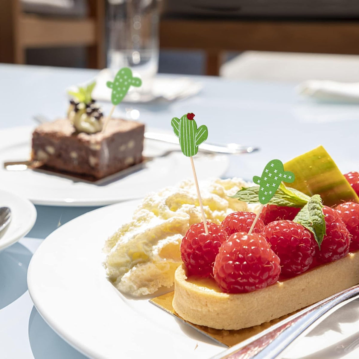 200Pcs Cactus Cocktail Picks for Appetizer Tropical Cacti Cocktail Picks 4.7 Inch Fancy Toothpicks for Food Drinks Fruits Hawaiian Party Food Garnish Skewer Sticks Cactus Party Decoration