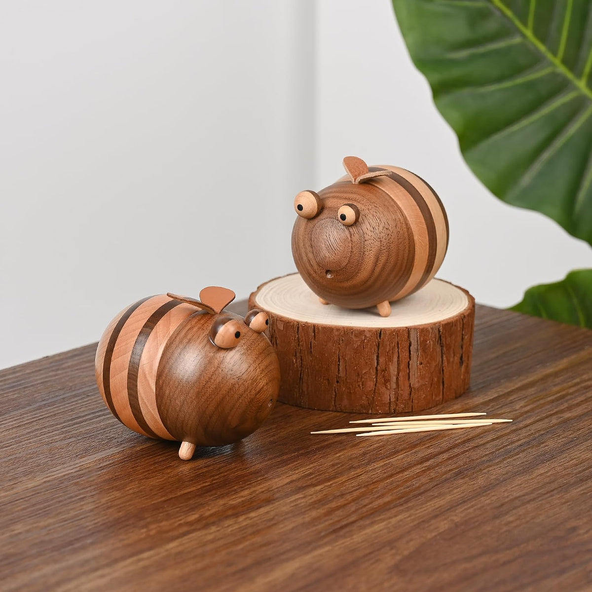 Damuzhi Bee Toothpick Holder Dispenser -Includes 150 Pcs Toothpicks