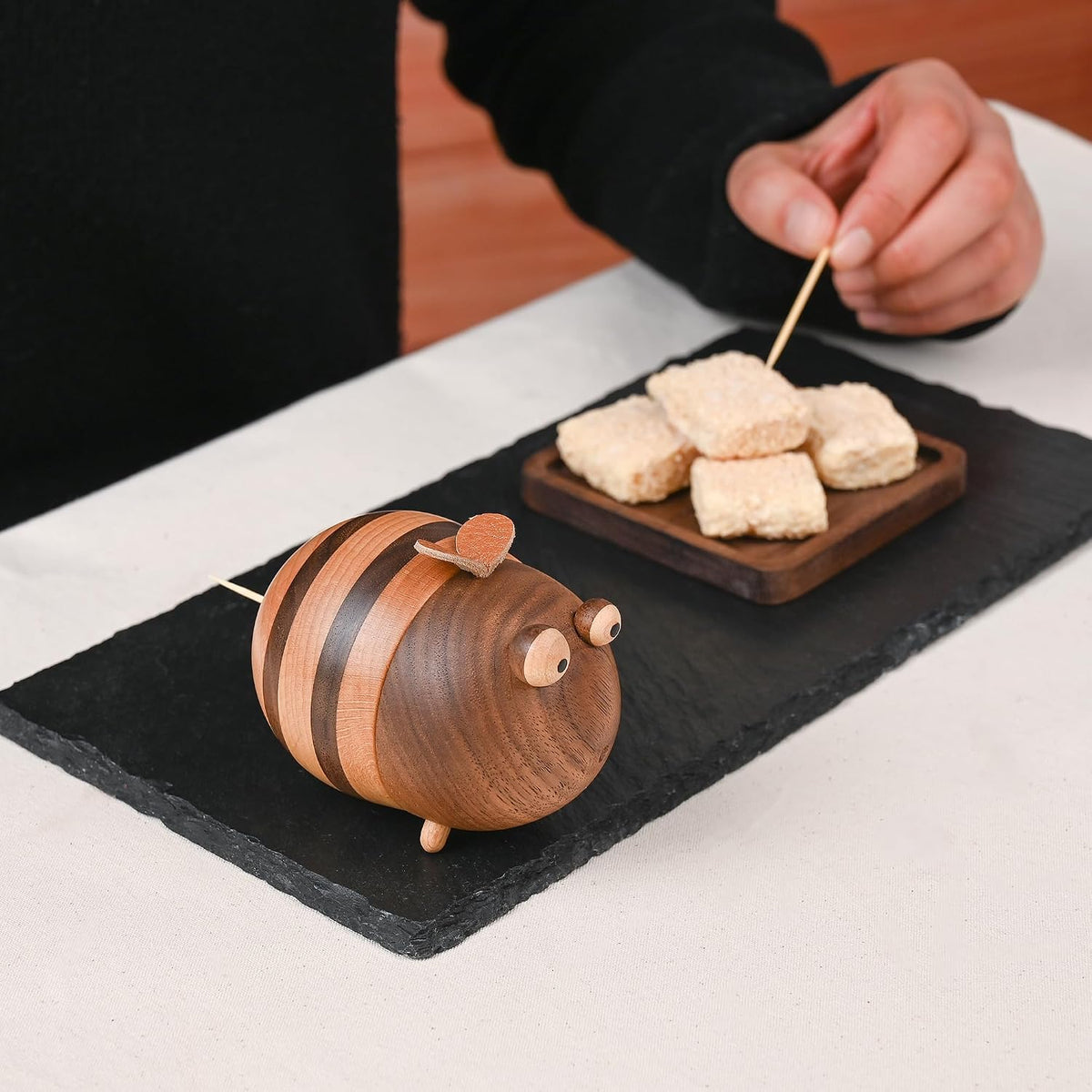 Damuzhi Bee Toothpick Holder Dispenser -Includes 150 Pcs Toothpicks